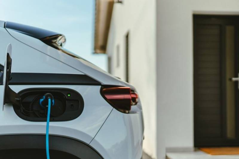 MACLEM® Montauban : Pourquoi faire installer une borne de recharge directement à votre domicile à Montauban ?