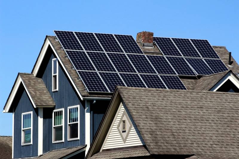 Quels sont les différents modèles de panneaux solaires thermiques proposés par MACLEM® Montauban pour votre logement ?